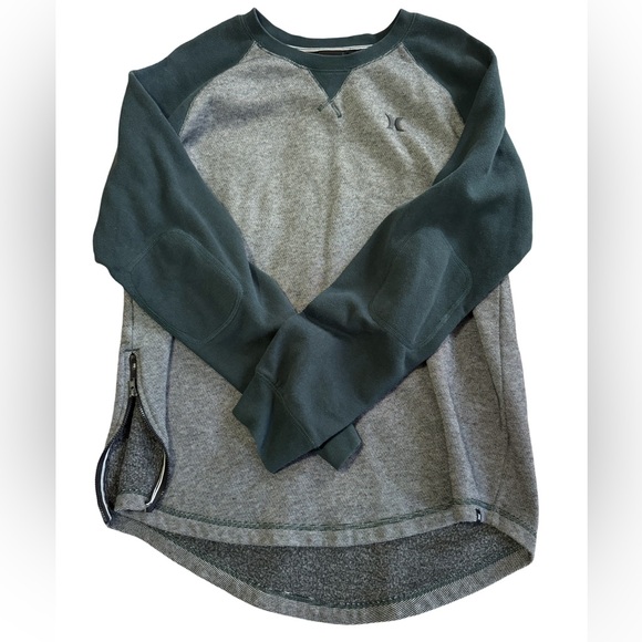 Hurley Sweater Perfect for fall - Picture 1 of 3